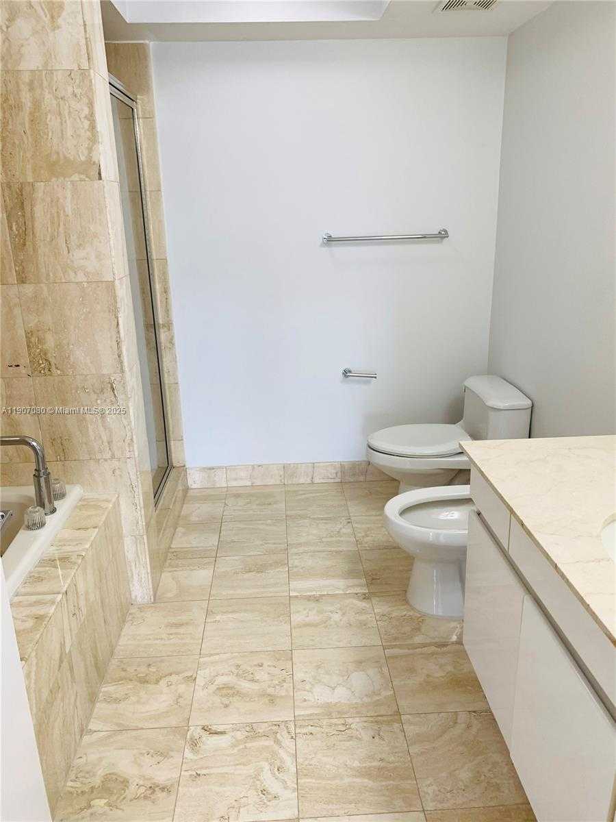 Small Image of 1800 SUNSET HARBOUR DR #1505, Miami Beach Number 7