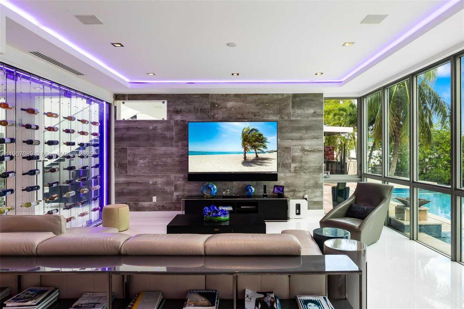 Small Image of 300 ROYAL PLAZA DR, Fort Lauderdale Number 21