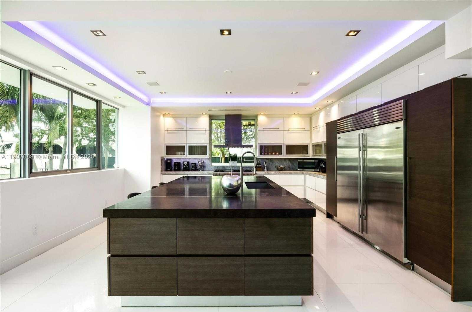 Small Image of 300 ROYAL PLAZA DR, Fort Lauderdale Number 23