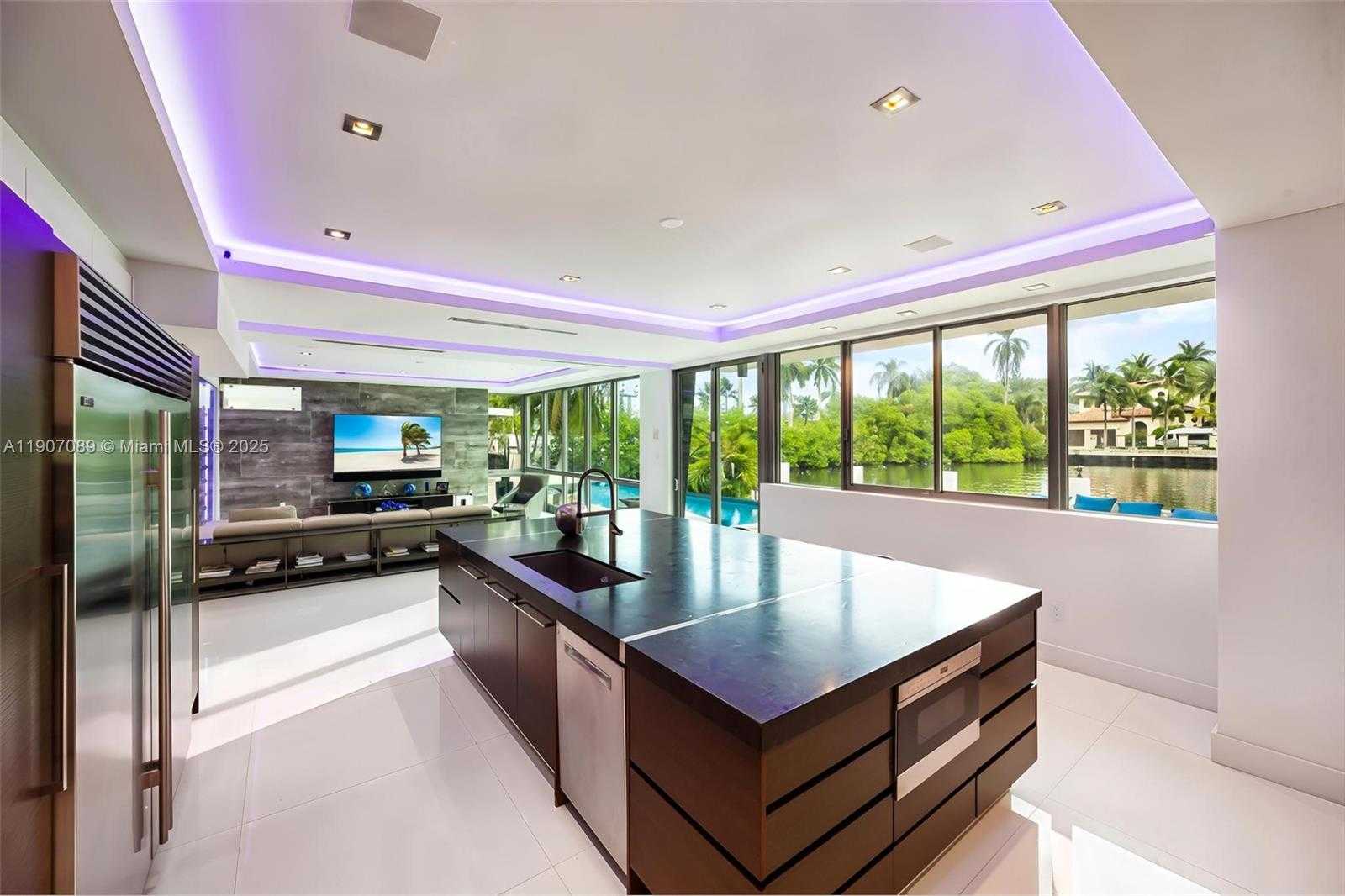 Small Image of 300 ROYAL PLAZA DR, Fort Lauderdale Number 24