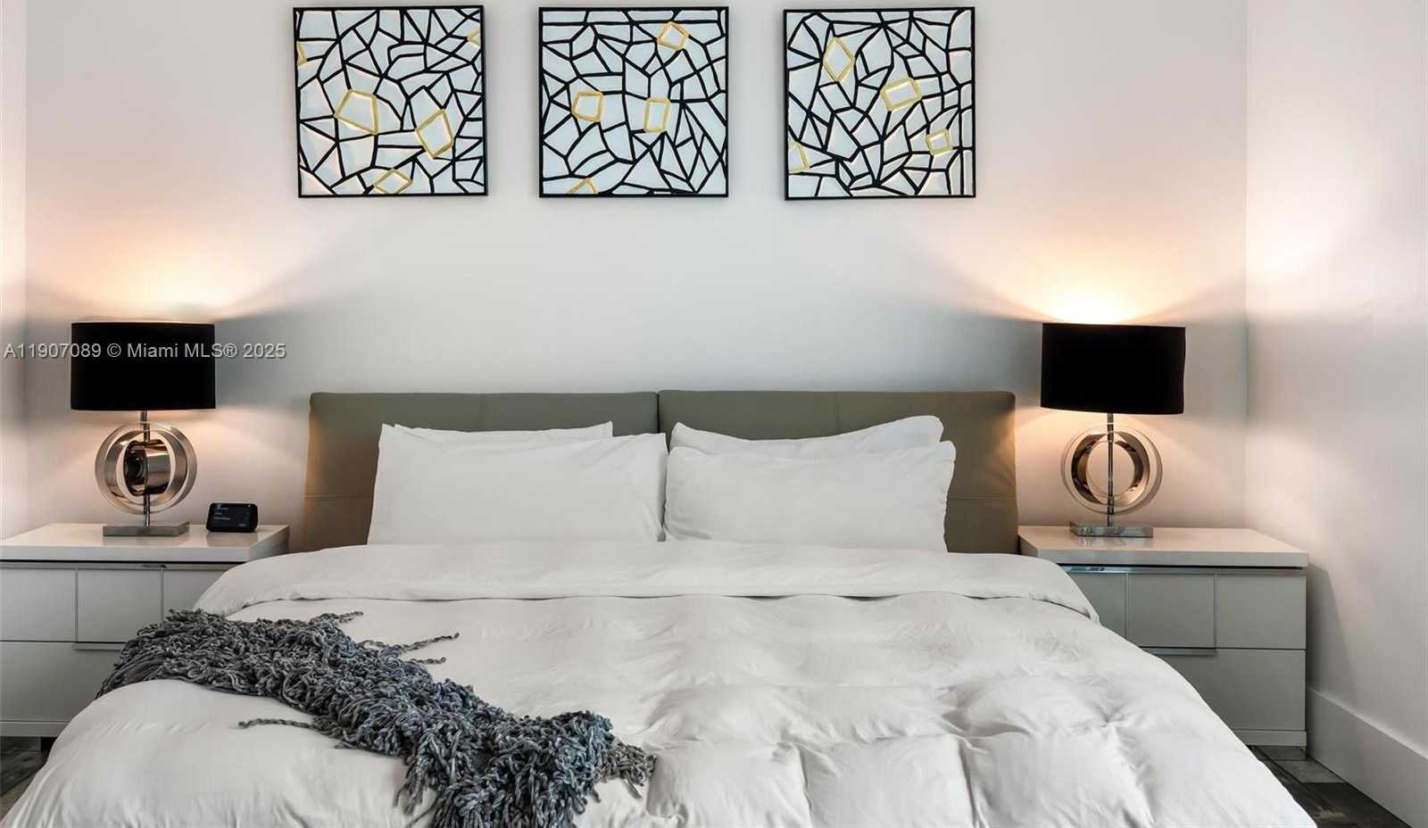 Small Image of 300 ROYAL PLAZA DR, Fort Lauderdale Number 28