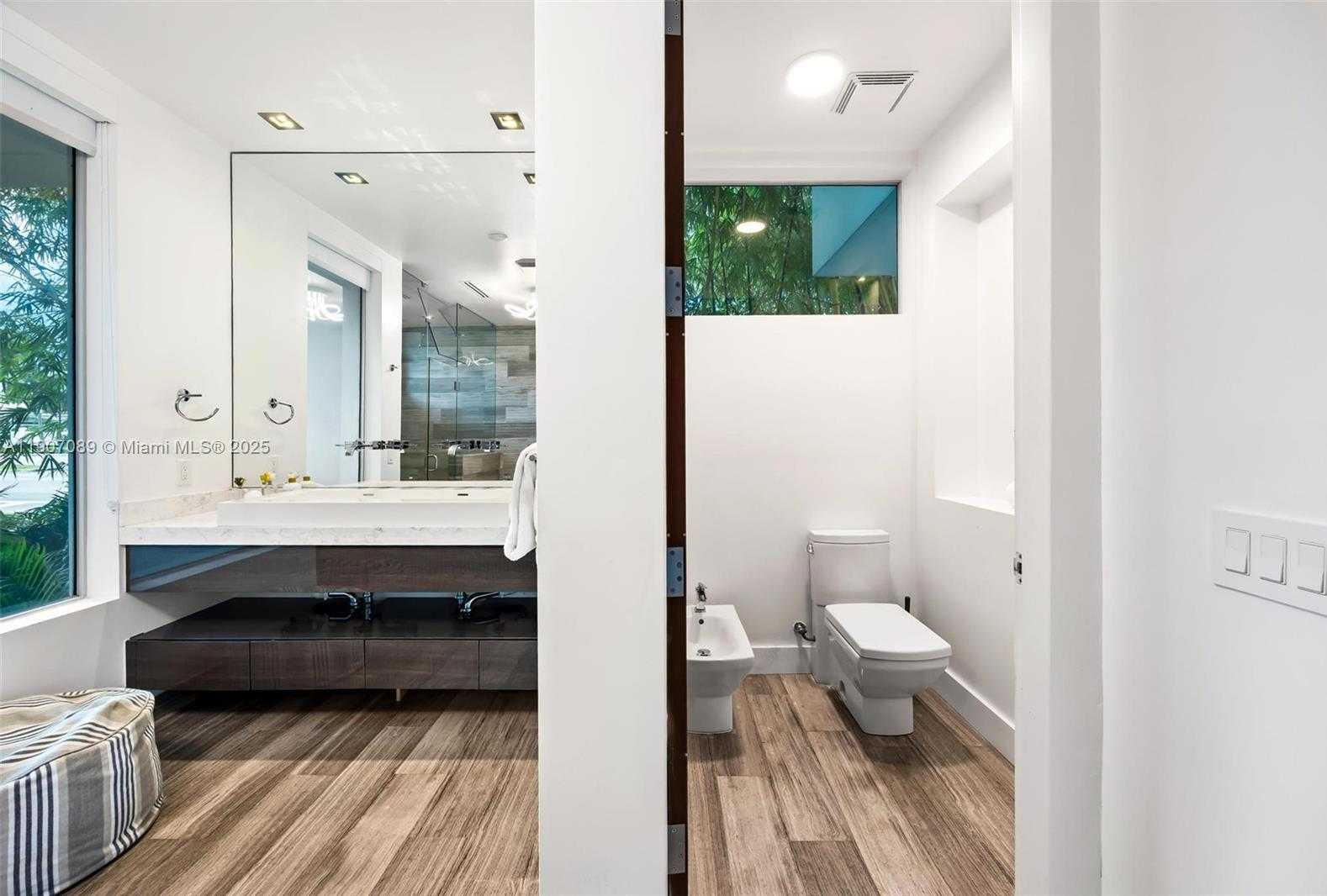 Small Image of 300 ROYAL PLAZA DR, Fort Lauderdale Number 29