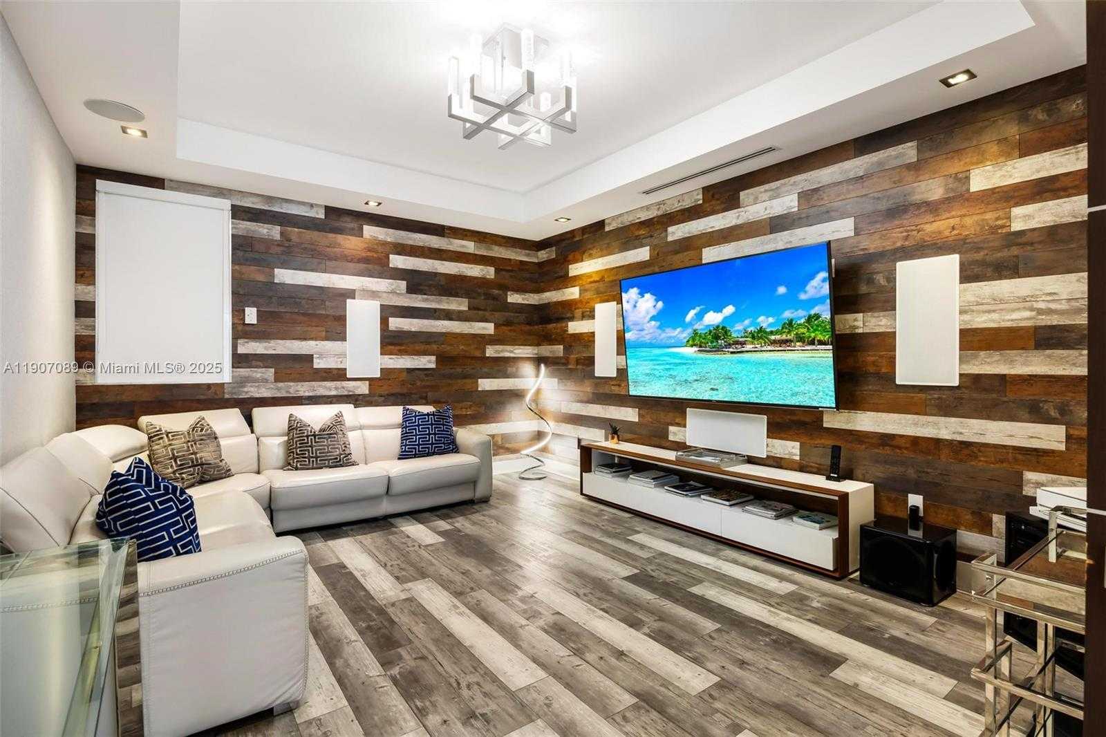 Small Image of 300 ROYAL PLAZA DR, Fort Lauderdale Number 33