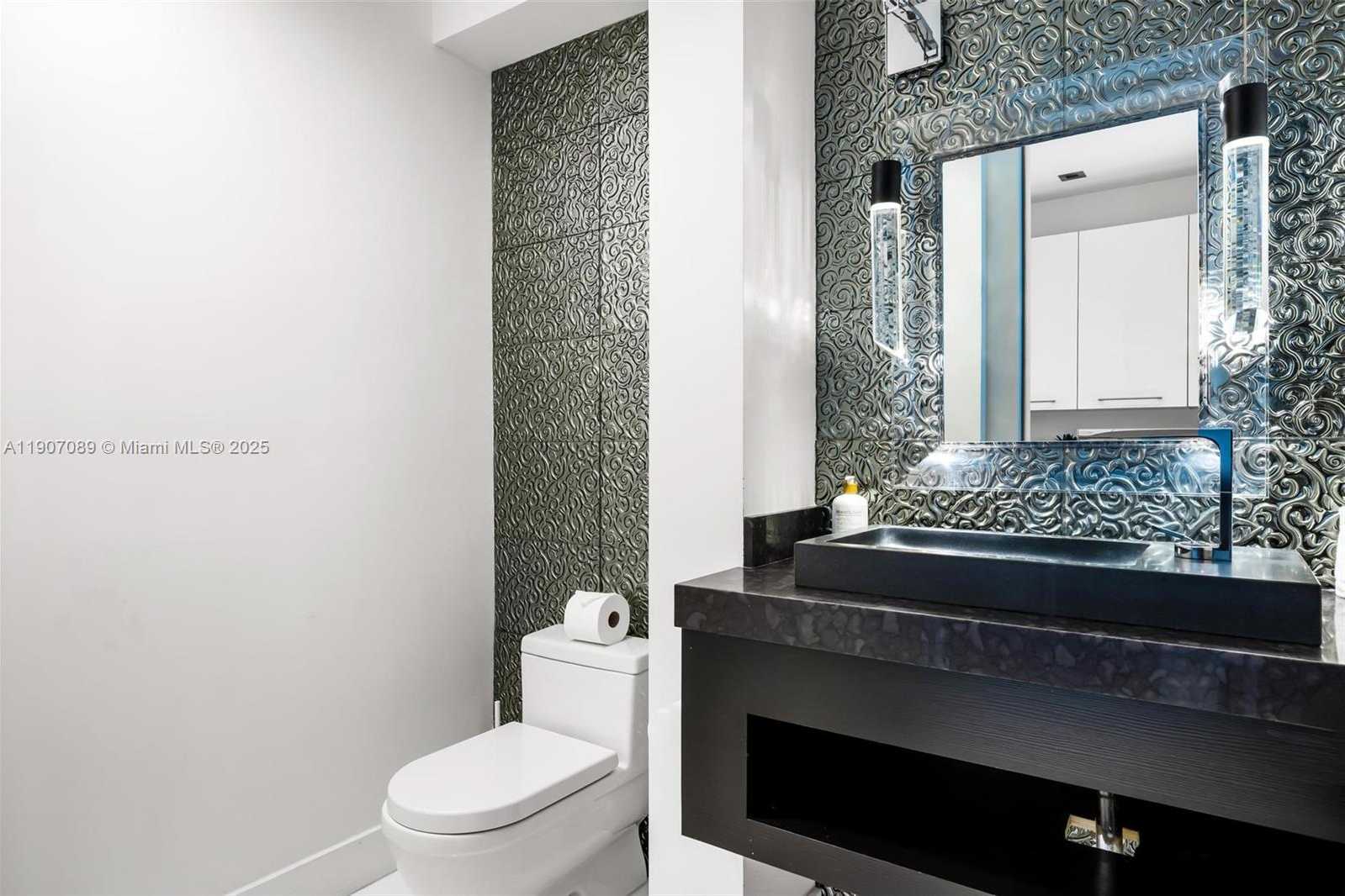 Small Image of 300 ROYAL PLAZA DR, Fort Lauderdale Number 35