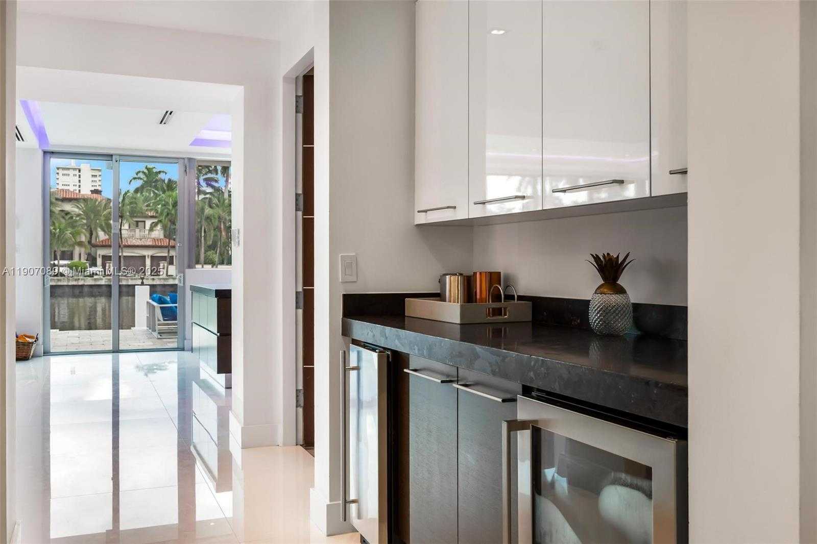 Small Image of 300 ROYAL PLAZA DR, Fort Lauderdale Number 36