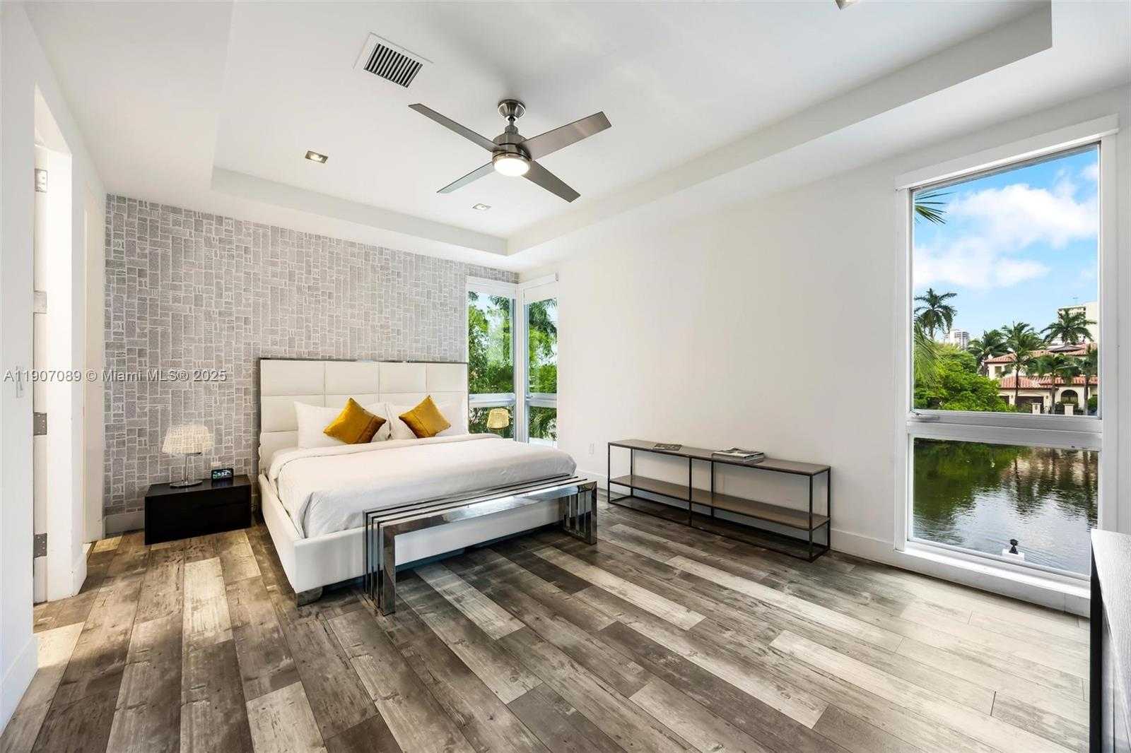 Small Image of 300 ROYAL PLAZA DR, Fort Lauderdale Number 40