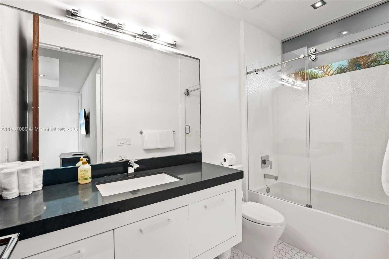 Small Image of 300 ROYAL PLAZA DR, Fort Lauderdale Number 50