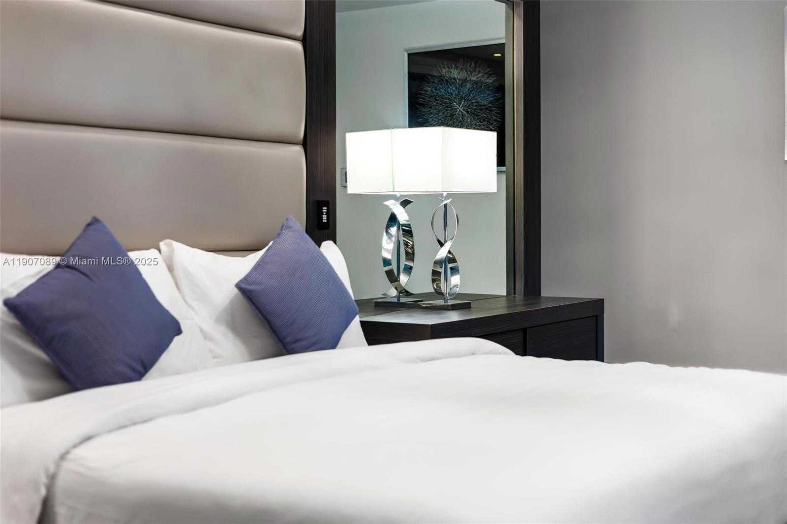 Small Image of 300 ROYAL PLAZA DR, Fort Lauderdale Number 58