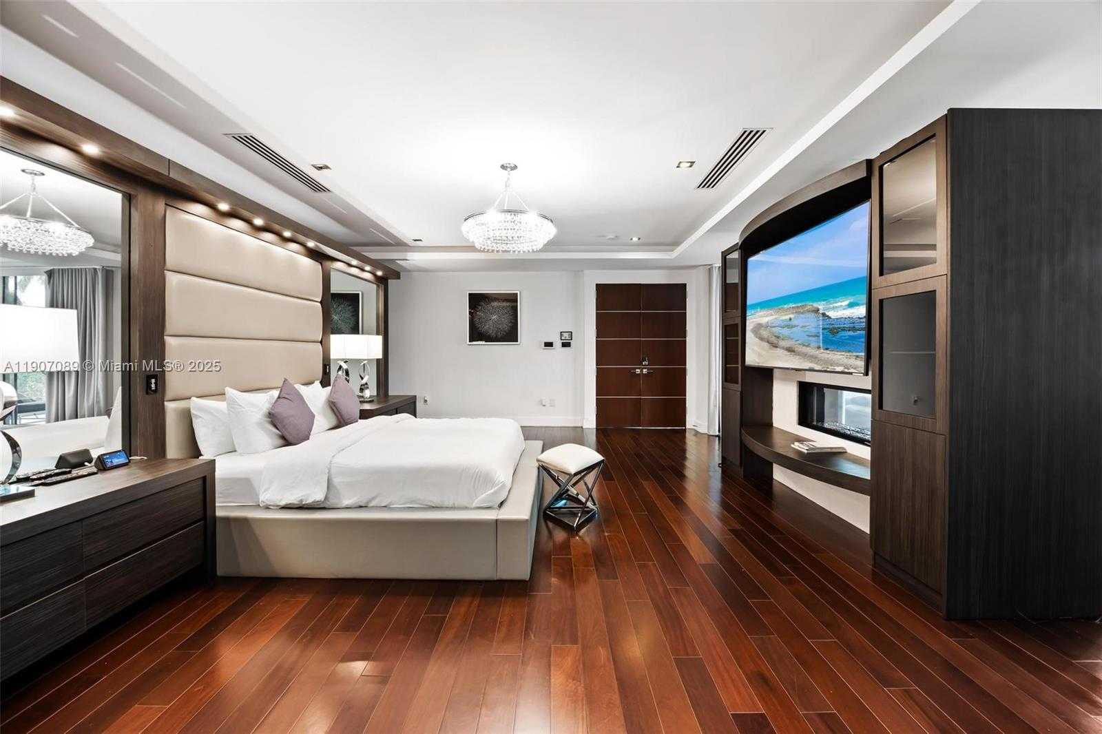 Small Image of 300 ROYAL PLAZA DR, Fort Lauderdale Number 59