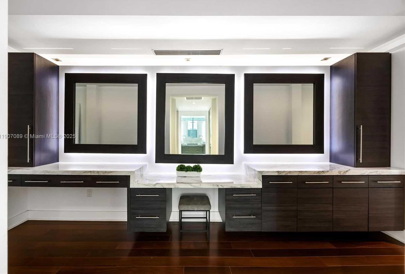 Small Image of 300 ROYAL PLAZA DR, Fort Lauderdale Number 62