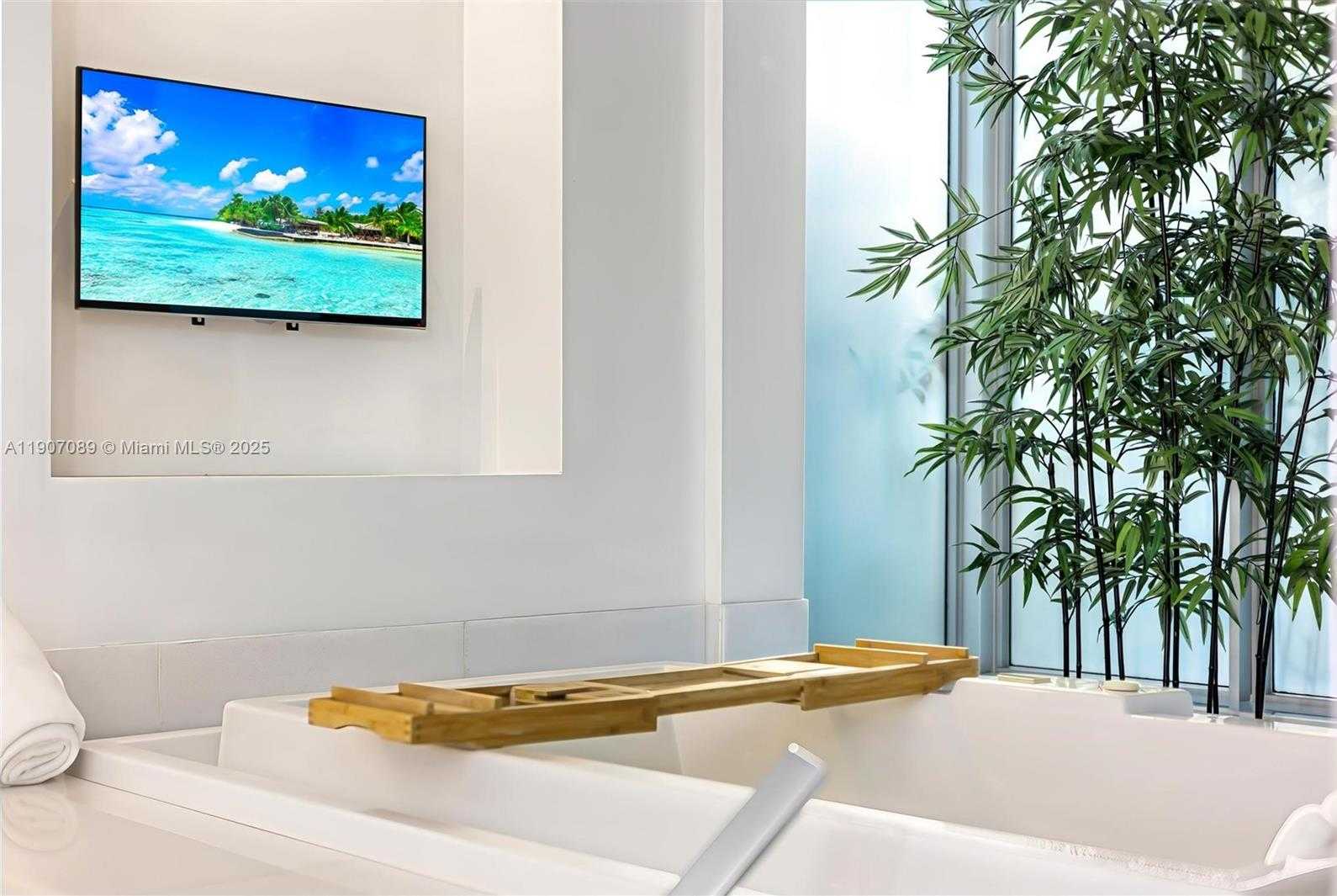 Small Image of 300 ROYAL PLAZA DR, Fort Lauderdale Number 65