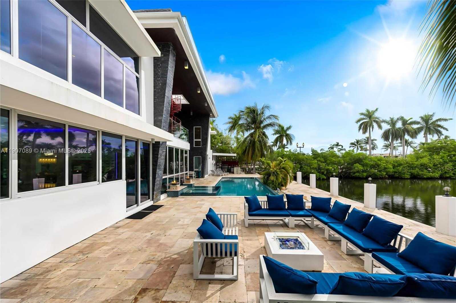 Small Image of 300 ROYAL PLAZA DR, Fort Lauderdale Number 74