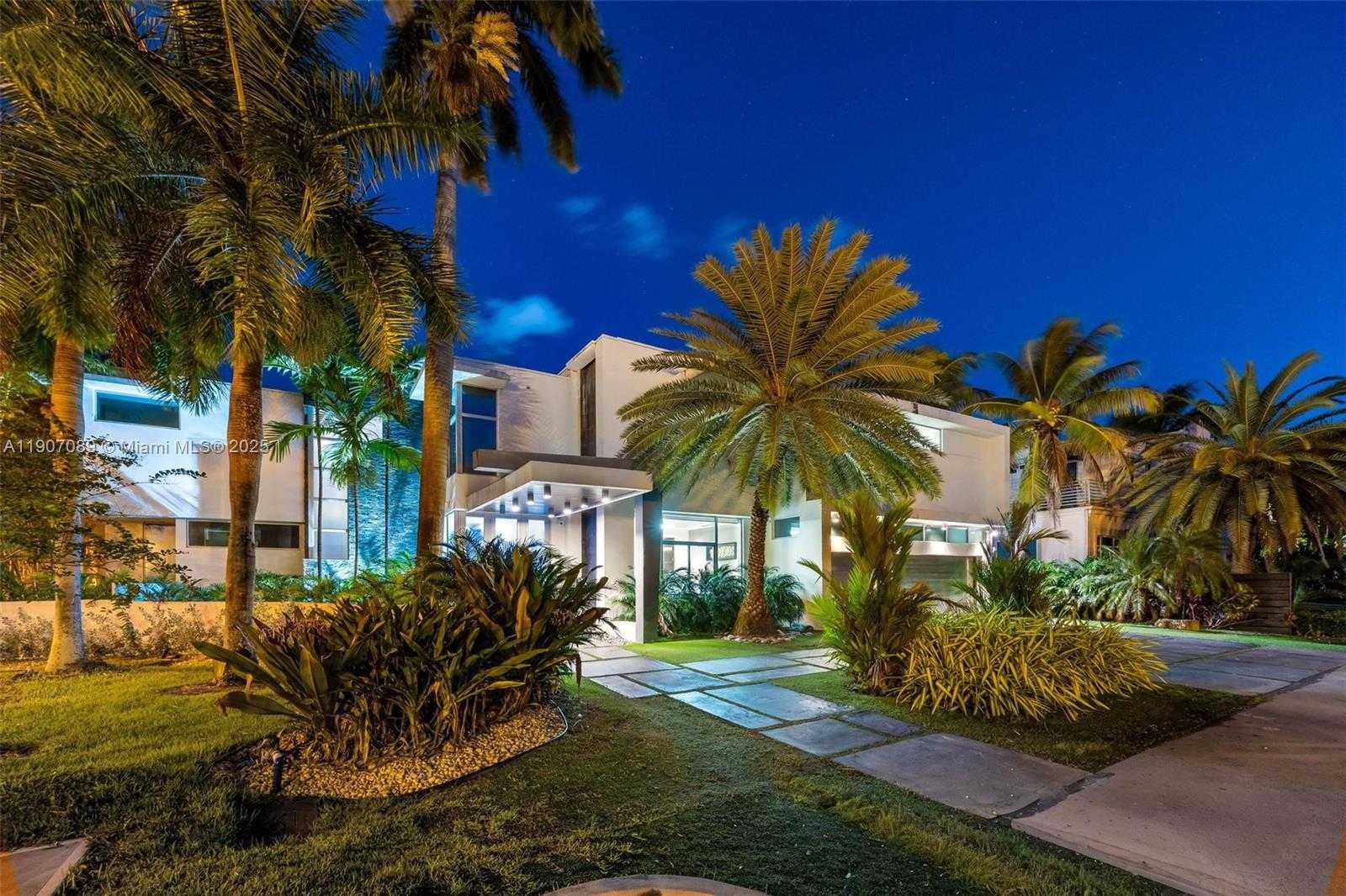 Small Image of 300 ROYAL PLAZA DR, Fort Lauderdale Number 77