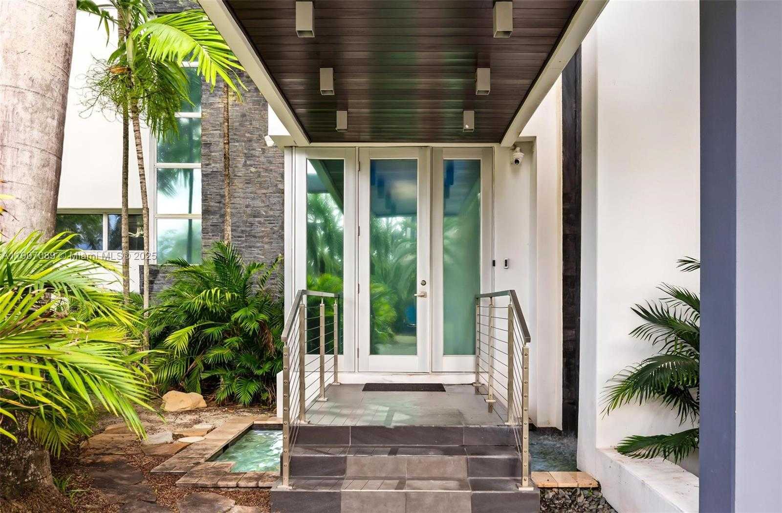 Small Image of 300 ROYAL PLAZA DR, Fort Lauderdale Number 8