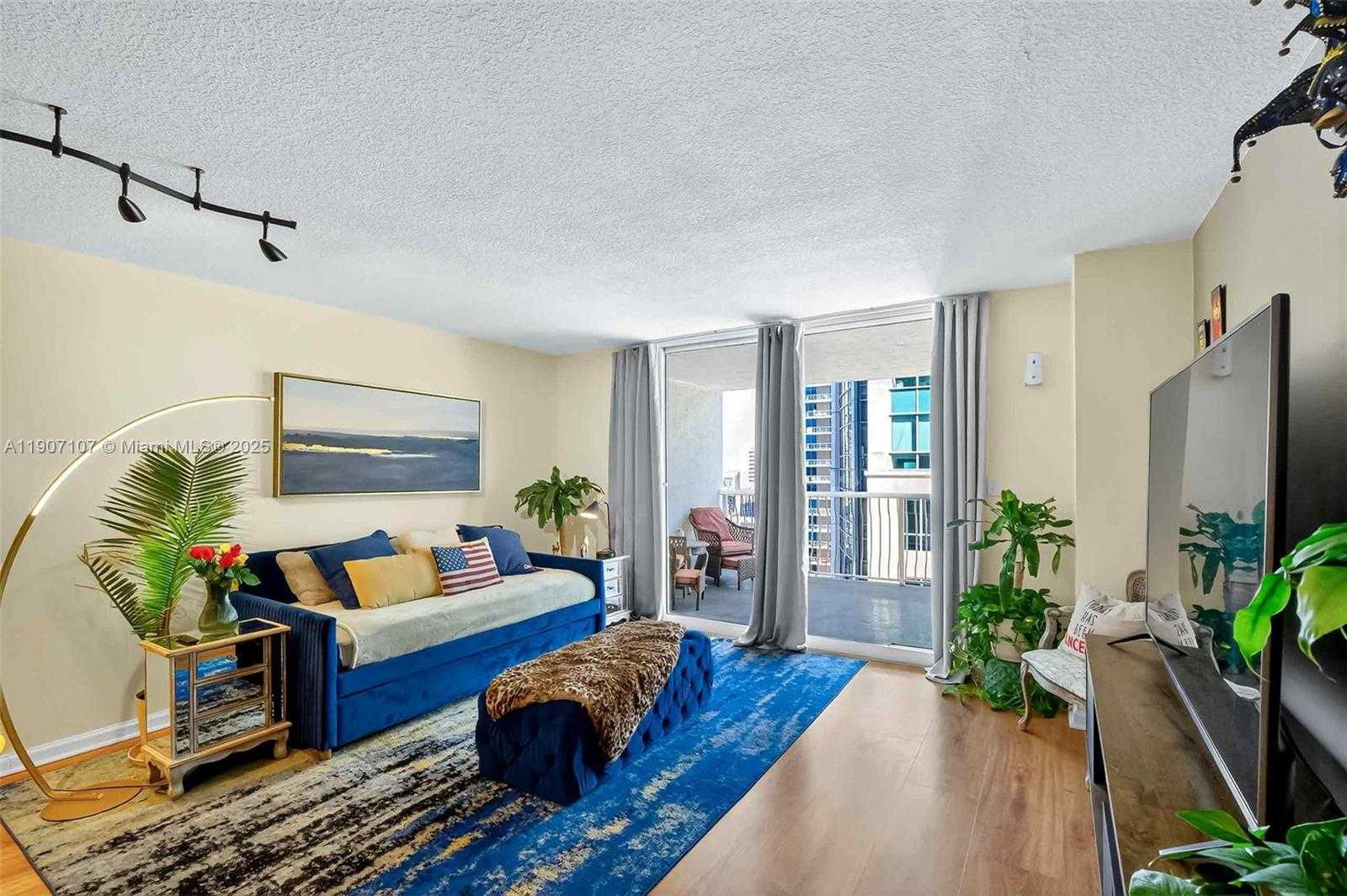 Small Image of 1200 BRICKELL BAY DR #3914, Miami Number 14