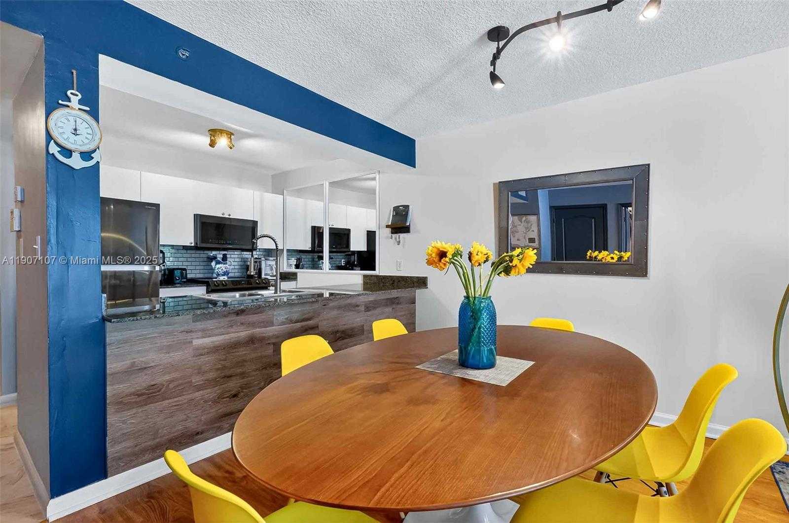 Small Image of 1200 BRICKELL BAY DR #3914, Miami Number 15