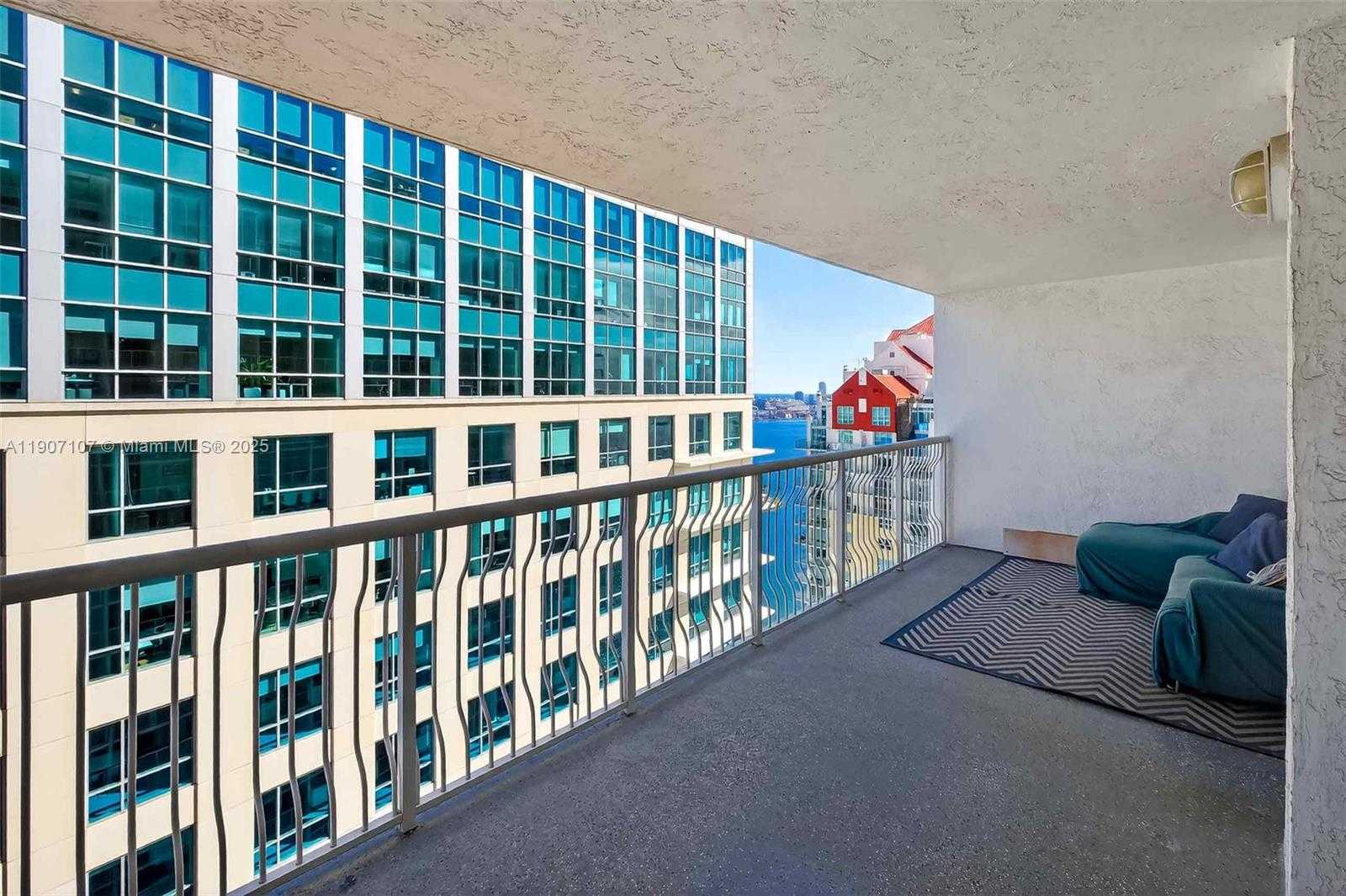 Small Image of 1200 BRICKELL BAY DR #3914, Miami Number 18