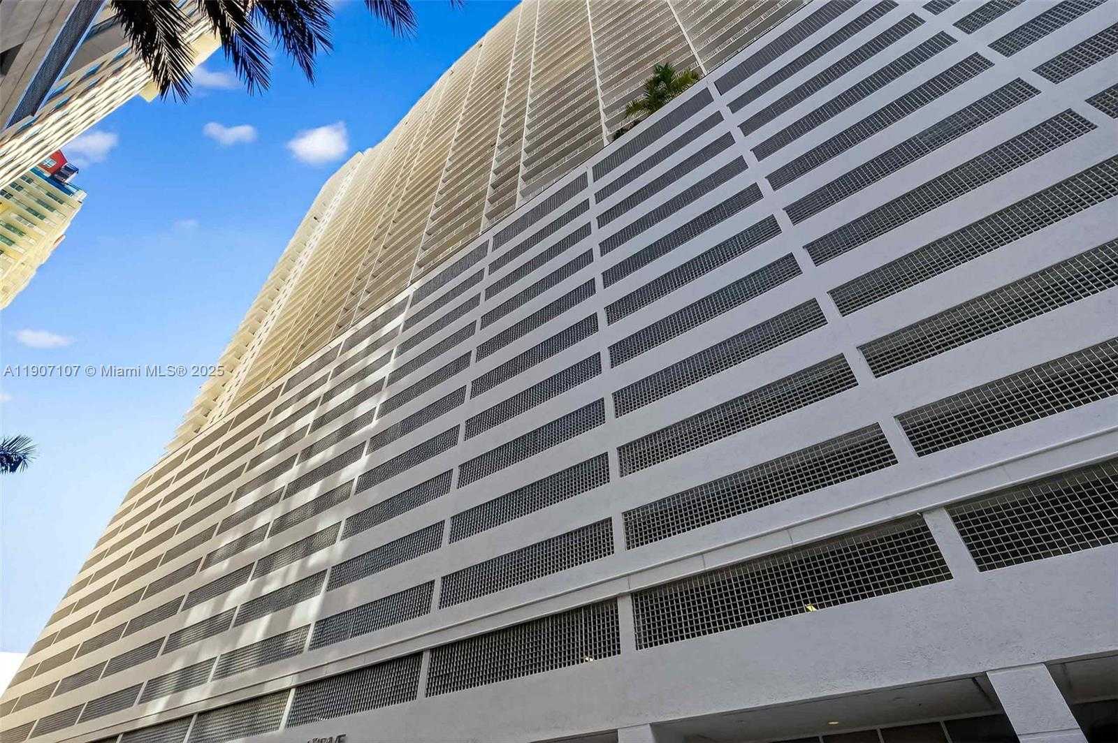 Small Image of 1200 BRICKELL BAY DR #3914, Miami Number 26