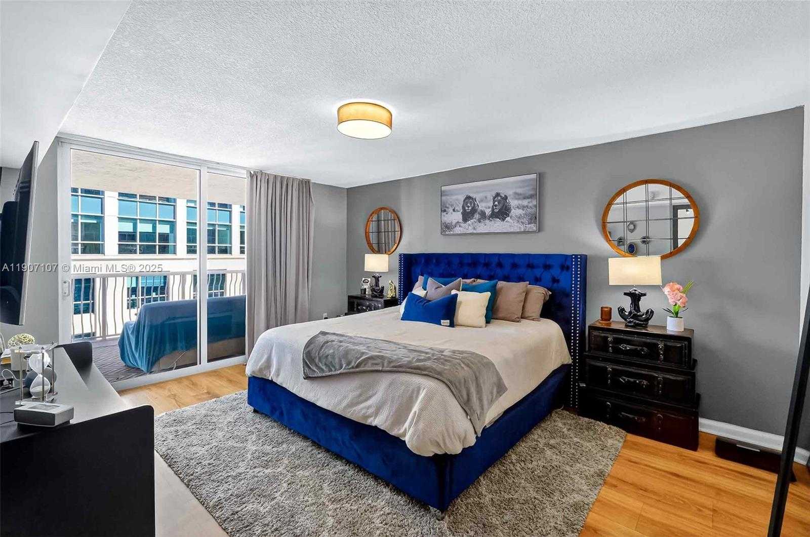 Small Image of 1200 BRICKELL BAY DR #3914, Miami Number 9