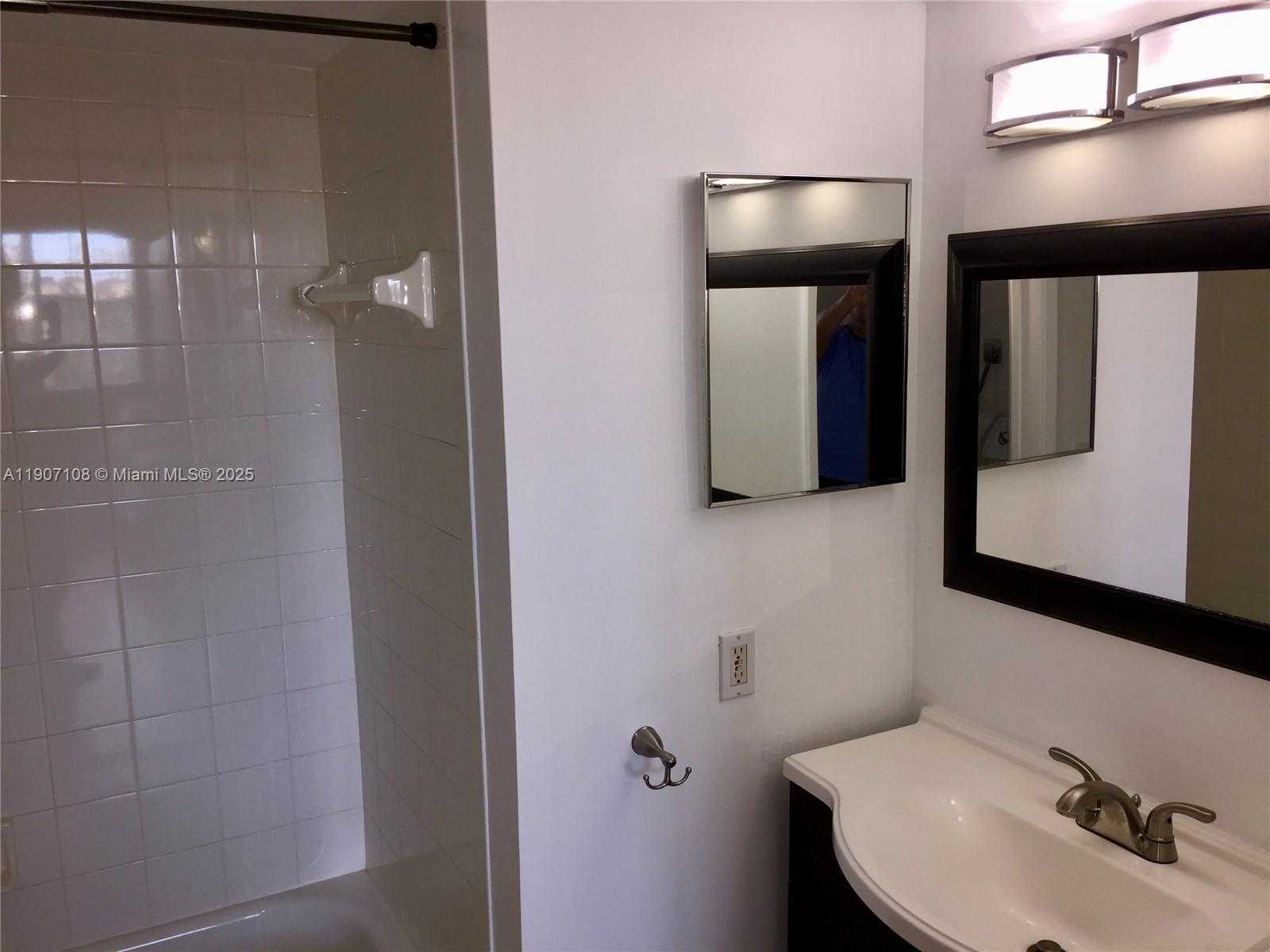 Small Image of 19555 EAST COUNTRY CLUB DR #8607, Aventura Number 13