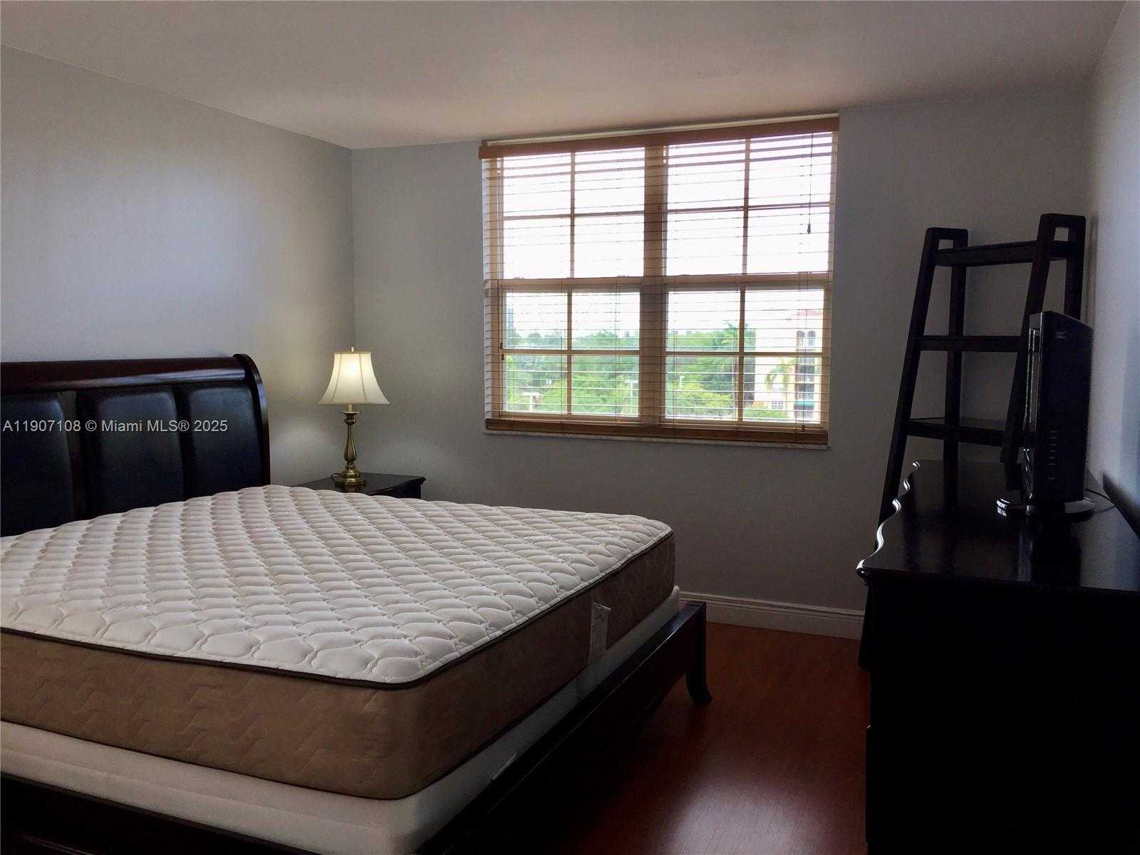 Small Image of 19555 EAST COUNTRY CLUB DR #8607, Aventura Number 5