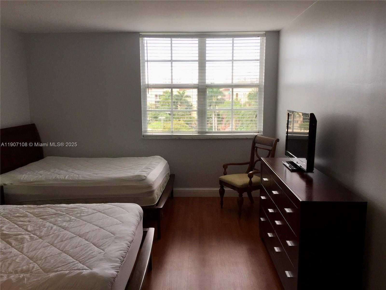 Small Image of 19555 EAST COUNTRY CLUB DR #8607, Aventura Number 9