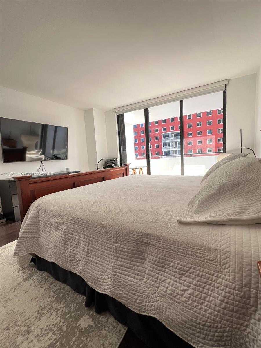 Small Image of 1581 BRICKELL AVE #2005, Miami Number 26