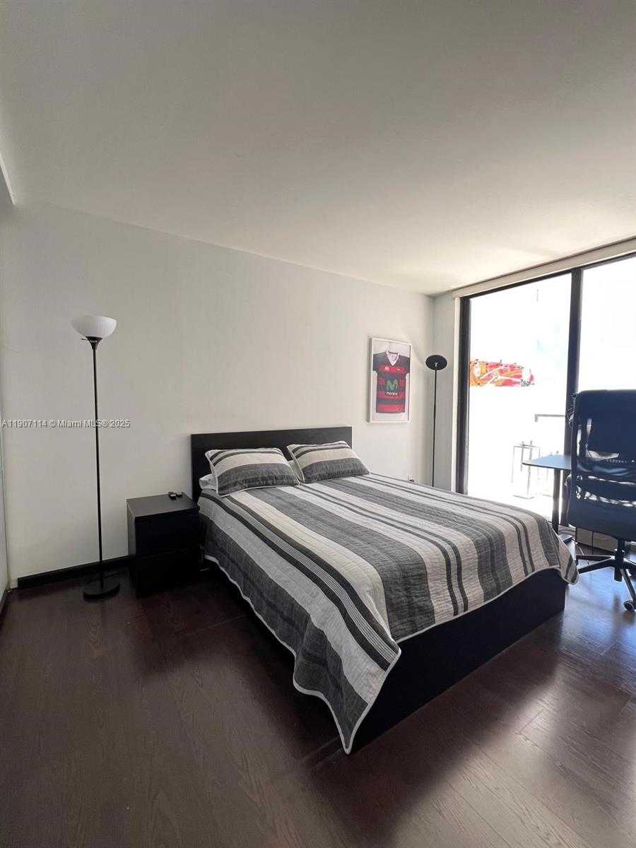 Small Image of 1581 BRICKELL AVE #2005, Miami Number 29