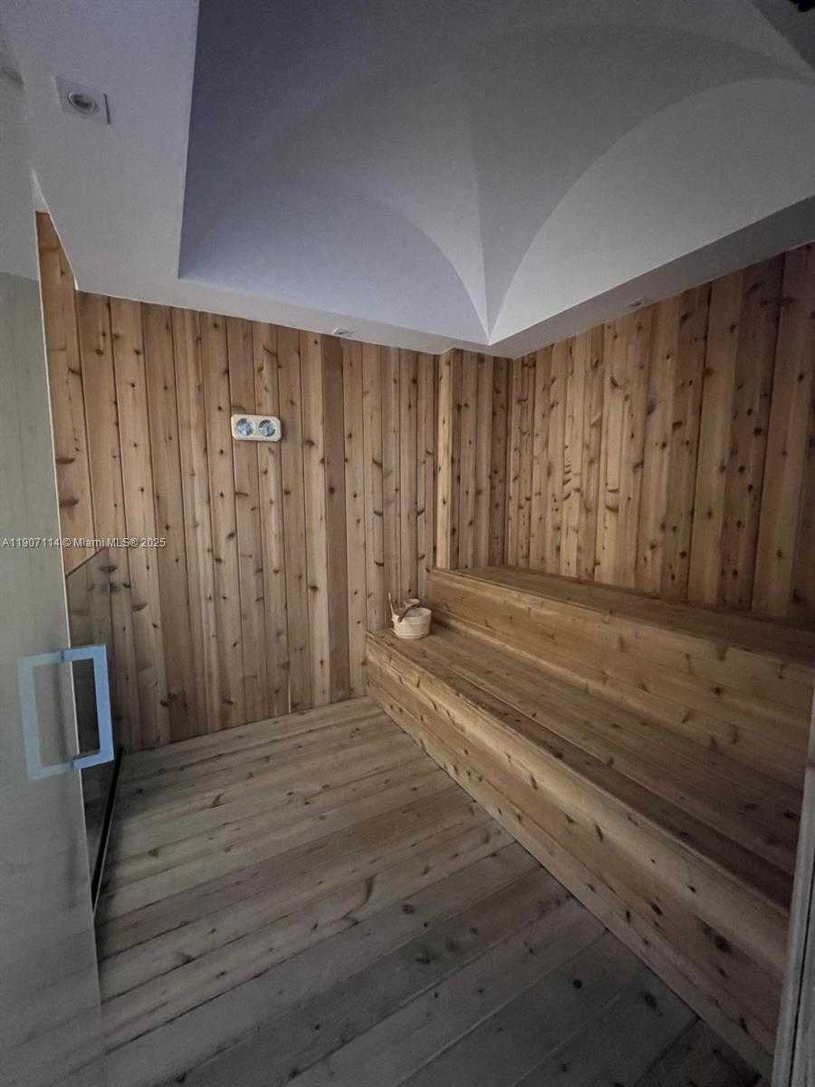 Small Image of 1581 BRICKELL AVE #2005, Miami Number 42