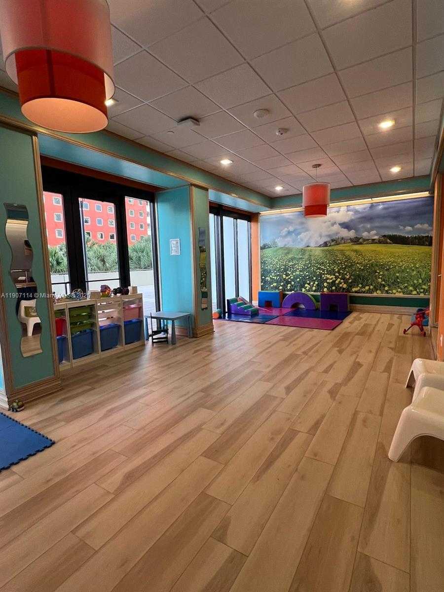 Small Image of 1581 BRICKELL AVE #2005, Miami Number 43