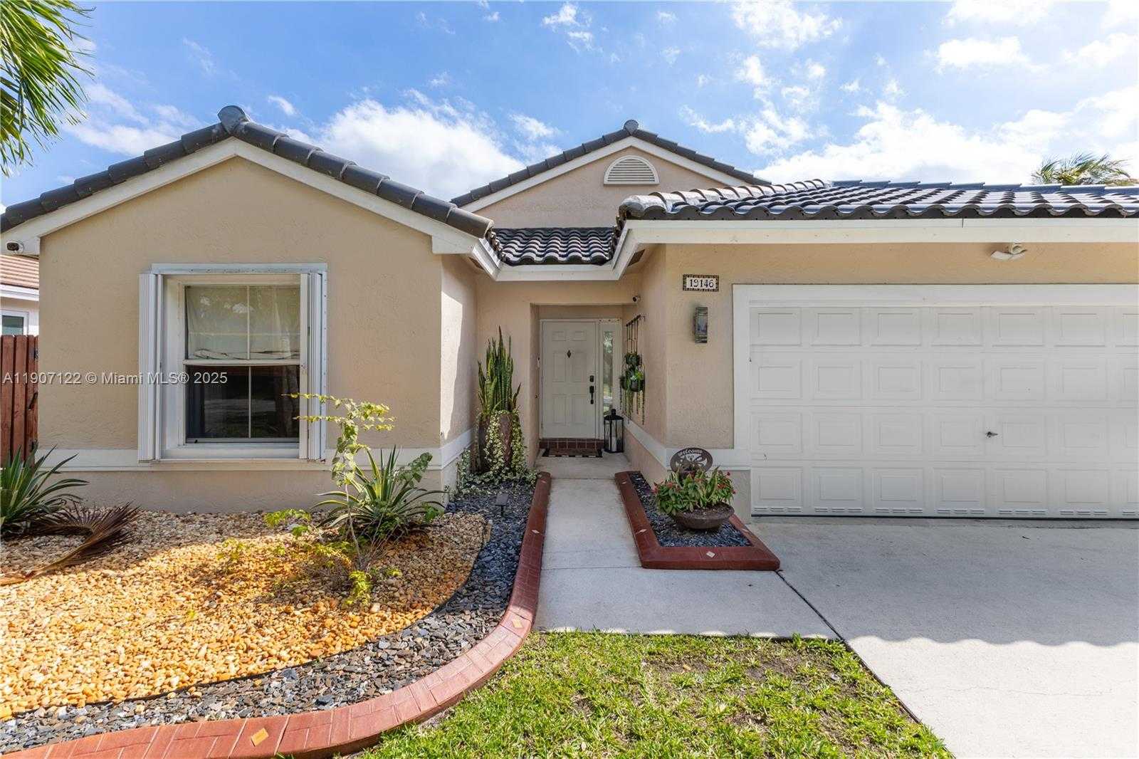 Small Image of 19146 NORTH WEST 24TH PL, Pembroke Pines Number 2