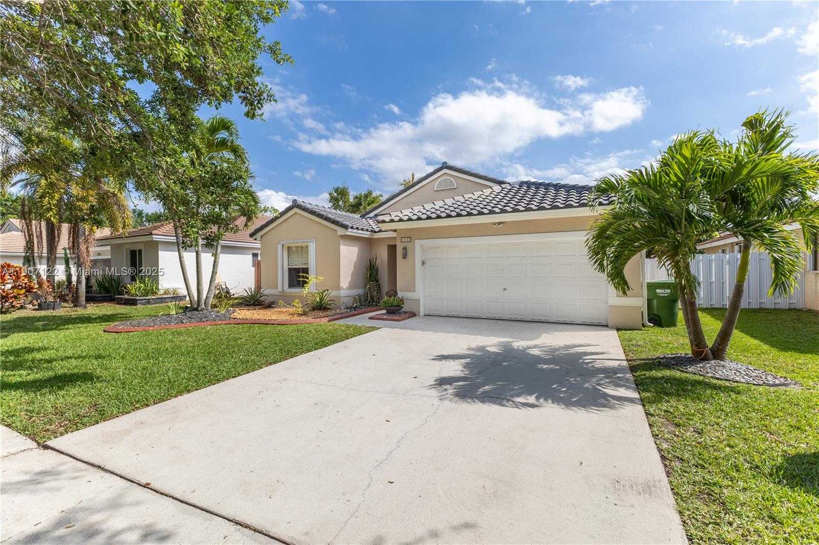 Small Image of 19146 NORTH WEST 24TH PL, Pembroke Pines Number 3