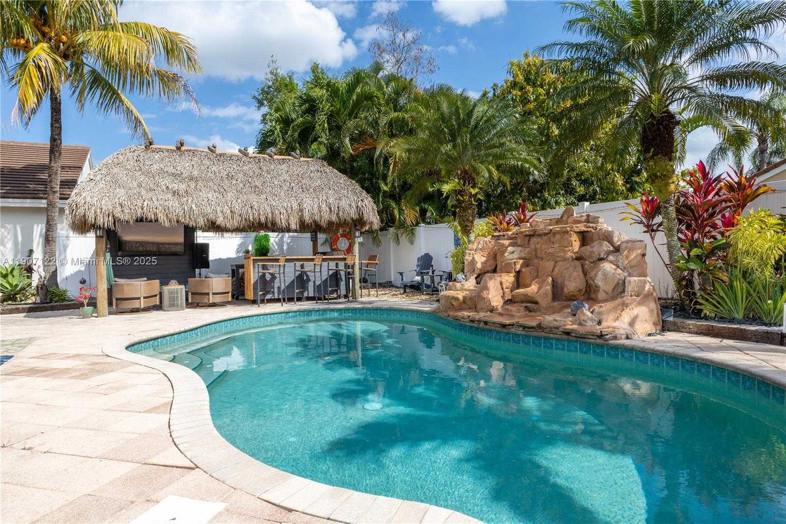 Small Image of 19146 NORTH WEST 24TH PL, Pembroke Pines Number 35