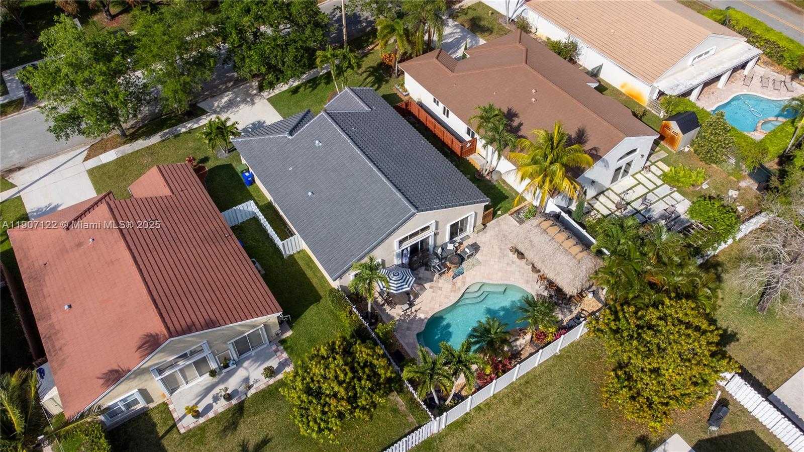 Small Image of 19146 NORTH WEST 24TH PL, Pembroke Pines Number 42