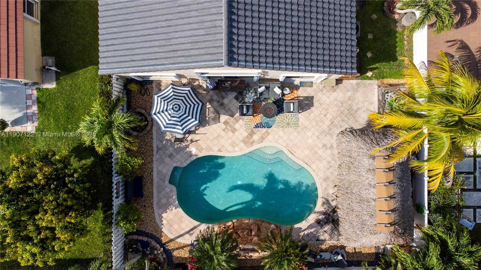 Small Image of 19146 NORTH WEST 24TH PL, Pembroke Pines Number 43