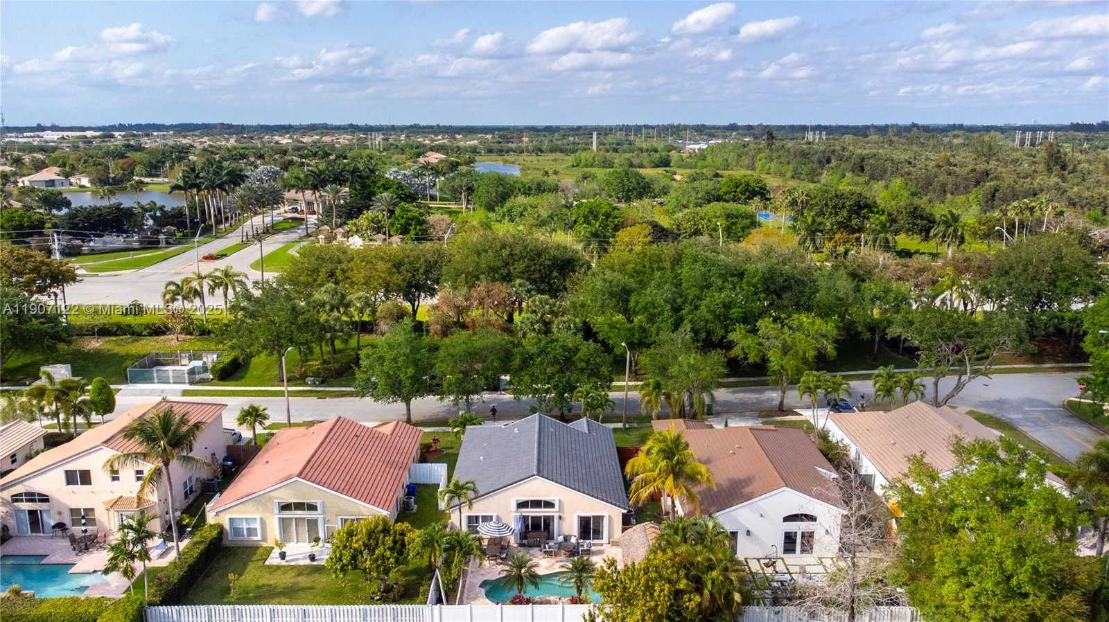 Small Image of 19146 NORTH WEST 24TH PL, Pembroke Pines Number 48