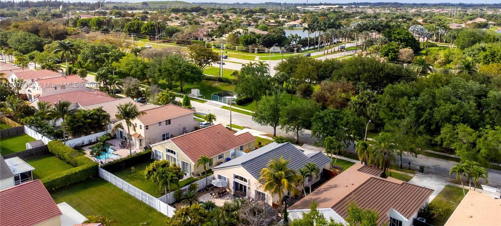 Small Image of 19146 NORTH WEST 24TH PL, Pembroke Pines Number 49