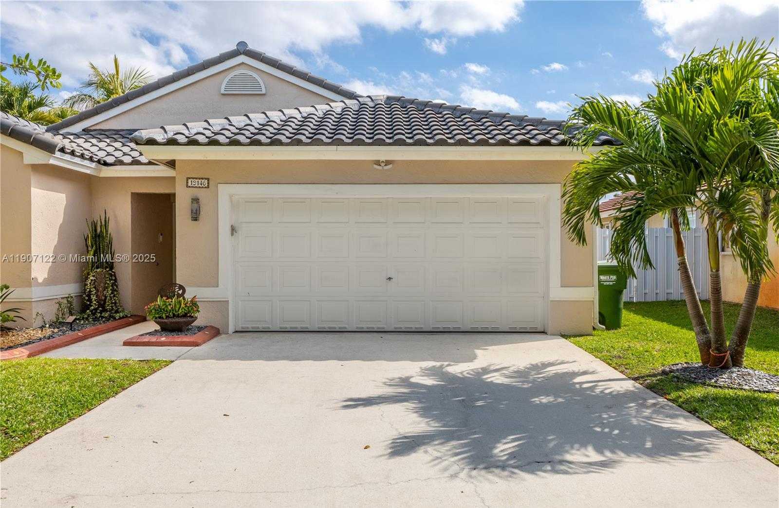 Small Image of 19146 NORTH WEST 24TH PL, Pembroke Pines Number 6