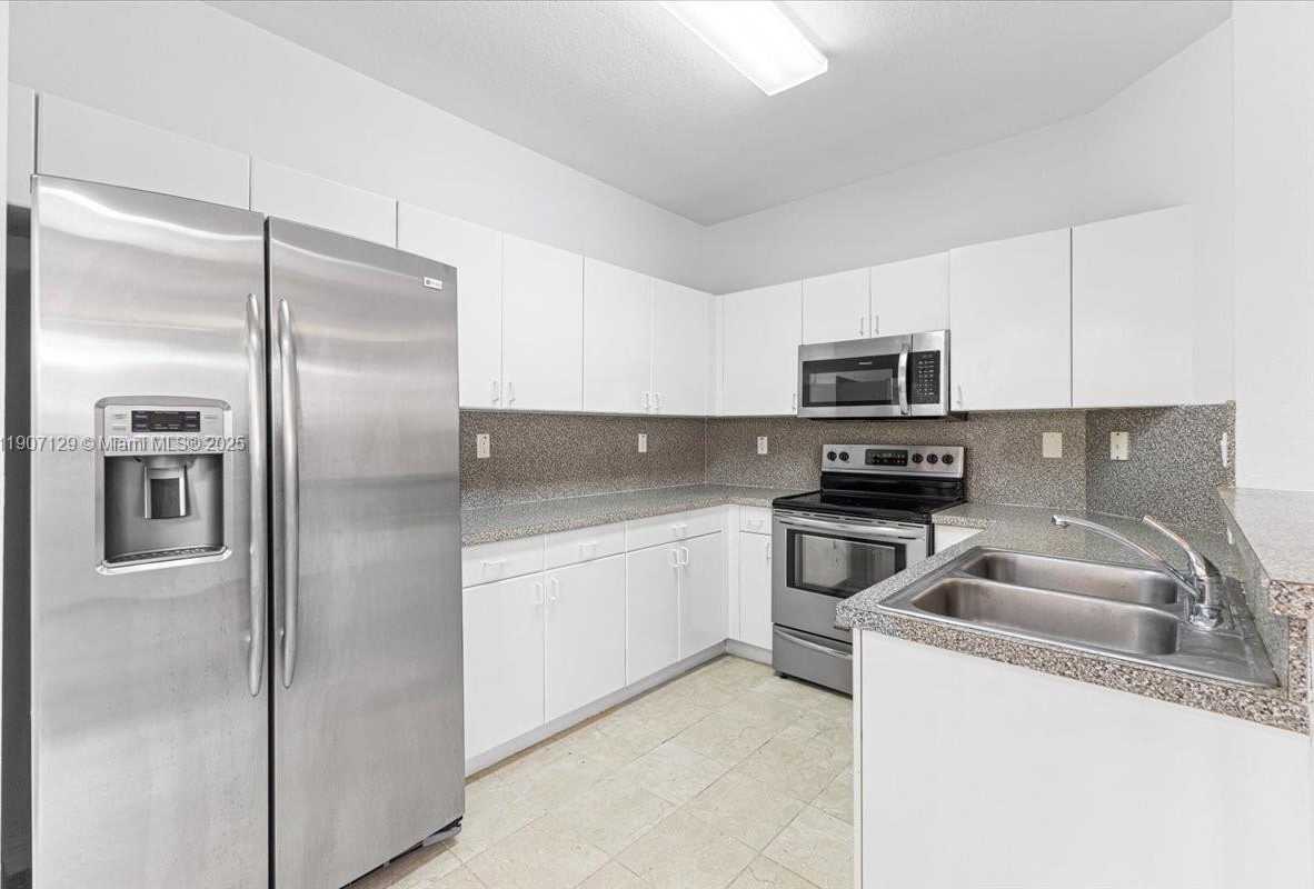 Small Image of 12482 SOUTH WEST 122ND ST, Miami Number 14