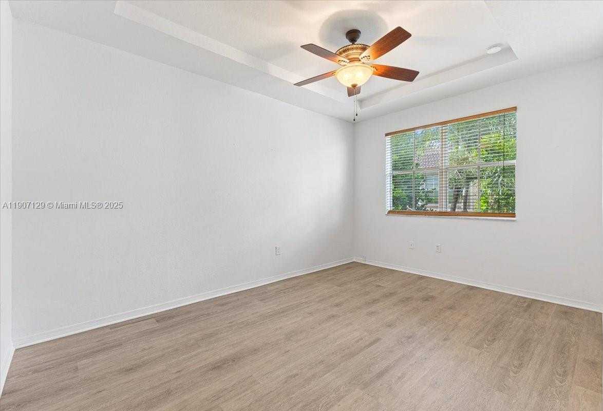 Small Image of 12482 SOUTH WEST 122ND ST, Miami Number 19