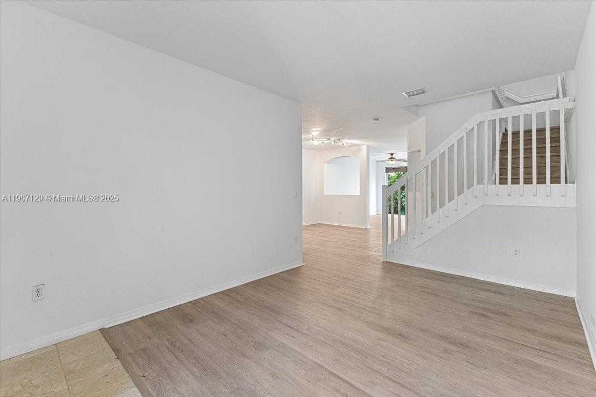 Small Image of 12482 SOUTH WEST 122ND ST, Miami Number 2