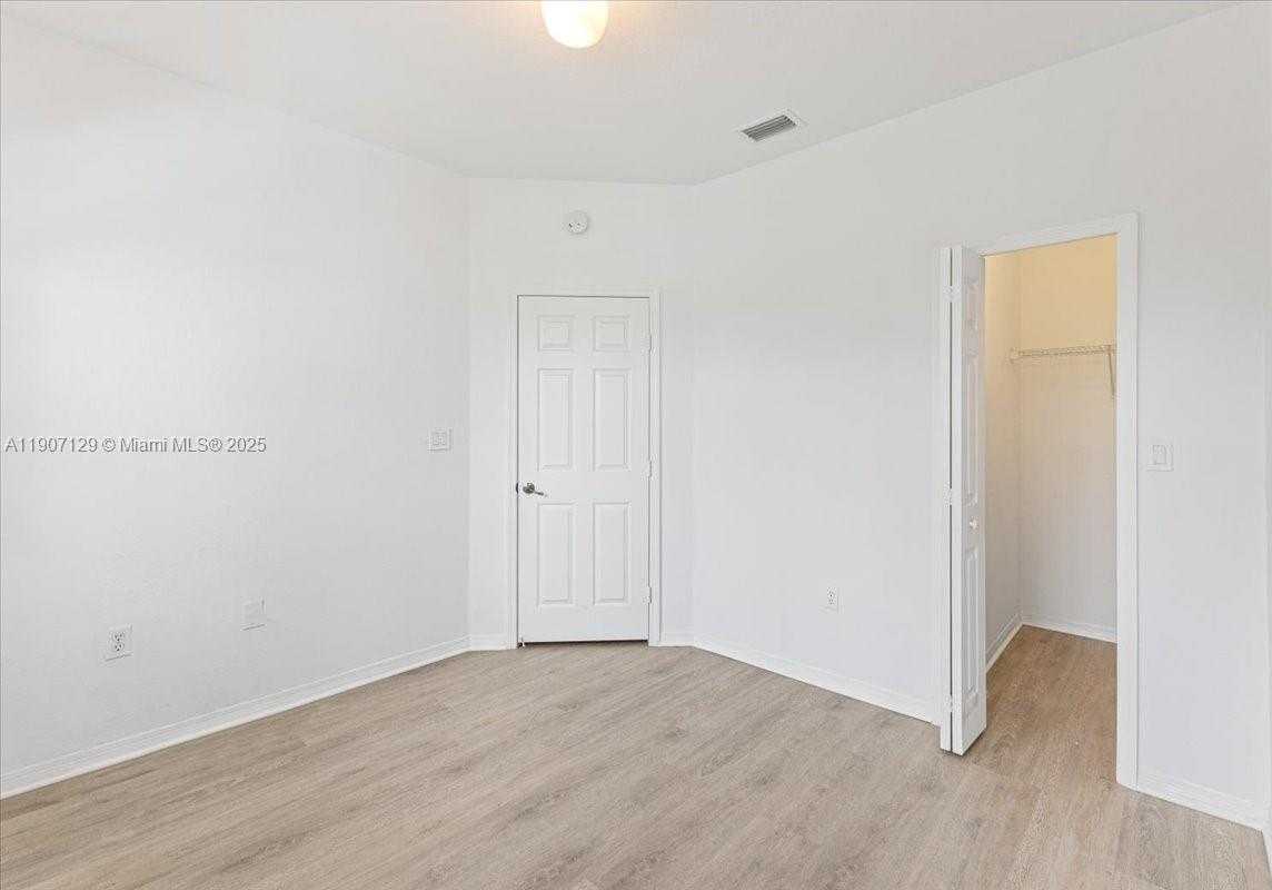 Small Image of 12482 SOUTH WEST 122ND ST, Miami Number 26