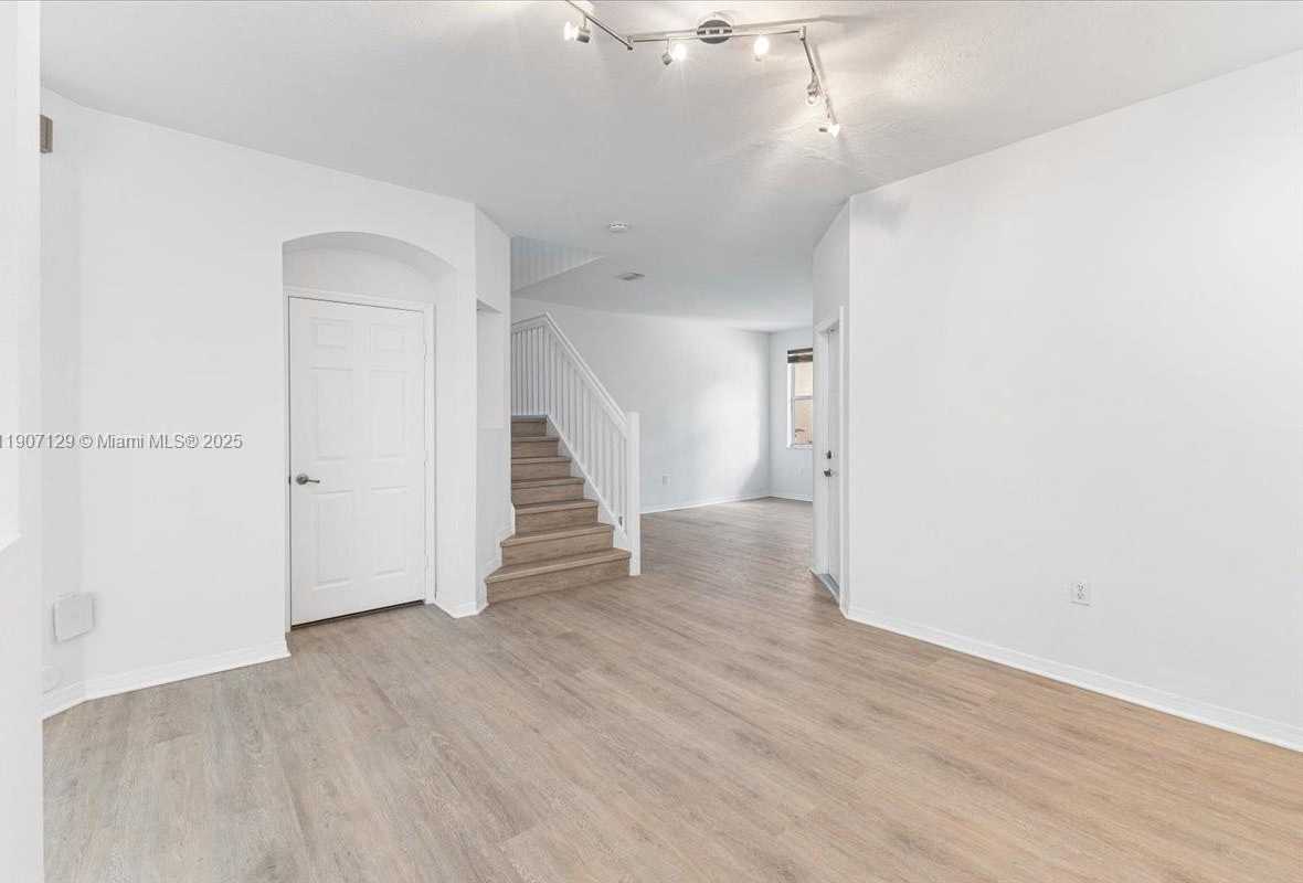 Small Image of 12482 SOUTH WEST 122ND ST, Miami Number 7