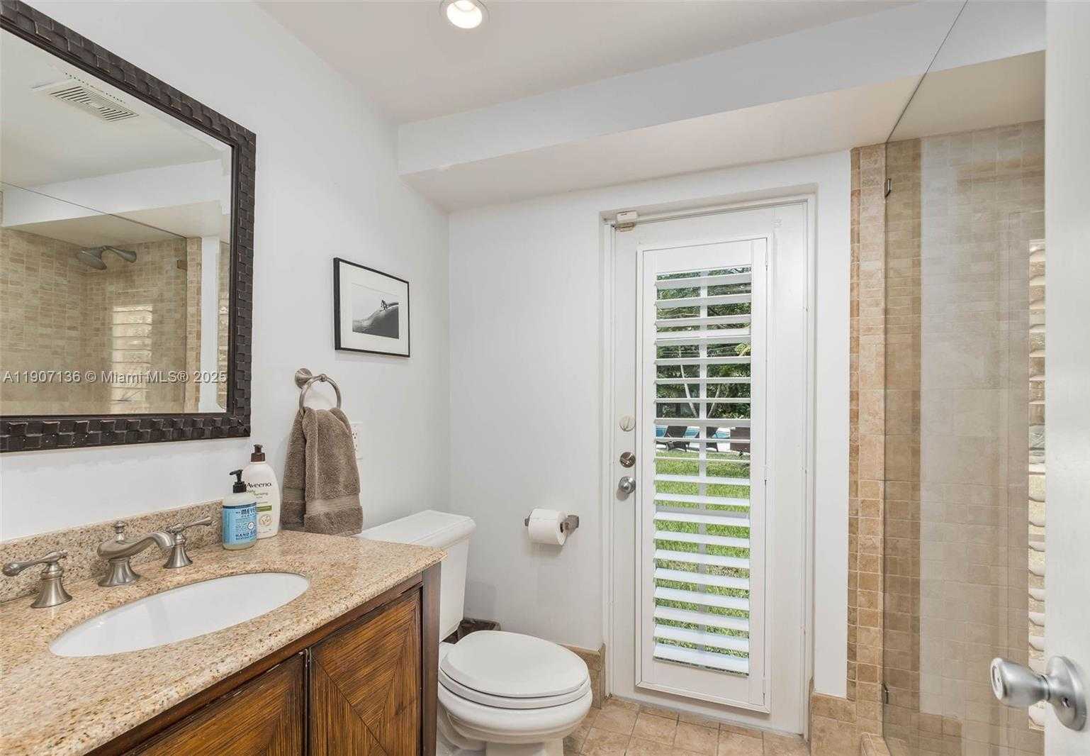 Small Image of 9240 SOUTH WEST 69TH CT, Pinecrest Number 14