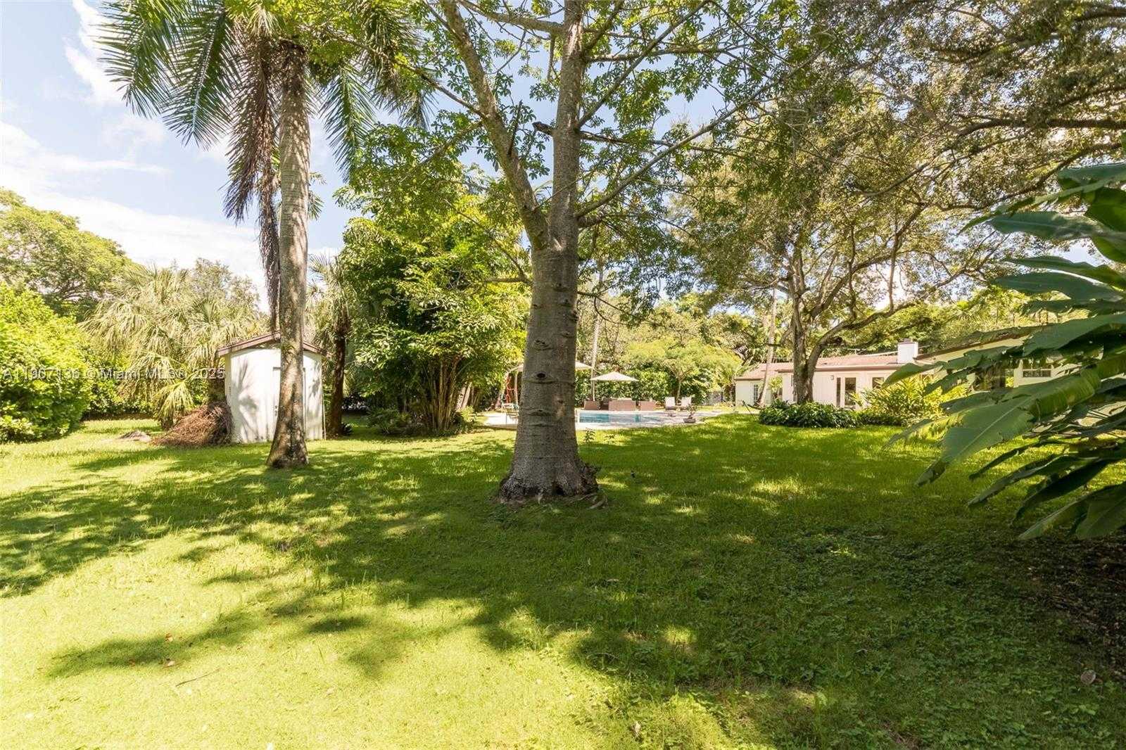 Small Image of 9240 SOUTH WEST 69TH CT, Pinecrest Number 26