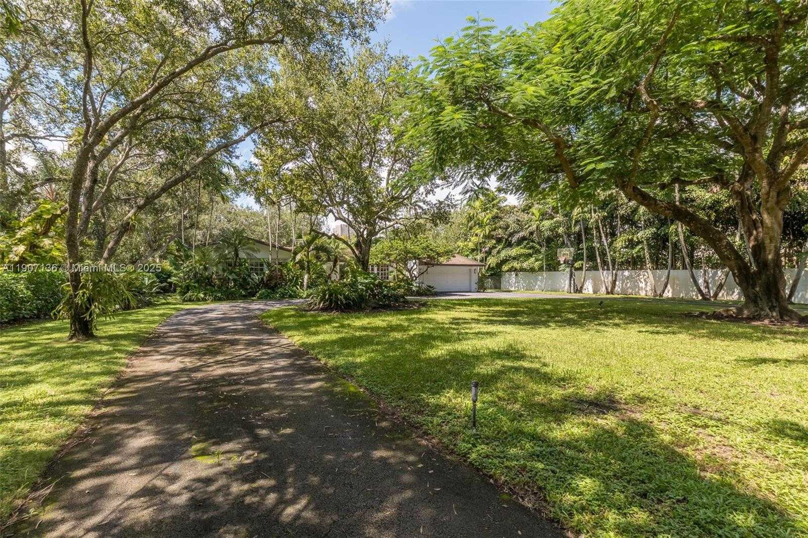 Small Image of 9240 SOUTH WEST 69TH CT, Pinecrest Number 28