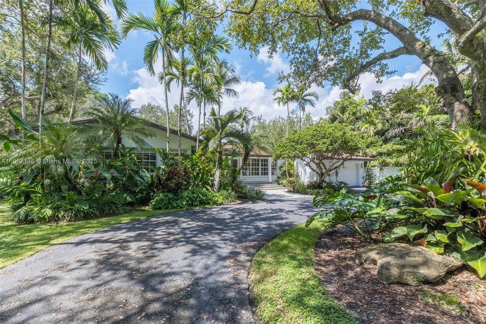 Small Image of 9240 SOUTH WEST 69TH CT, Pinecrest Number 29