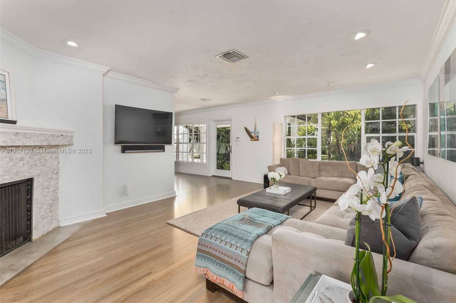 Small Image of 9240 SOUTH WEST 69TH CT, Pinecrest Number 4