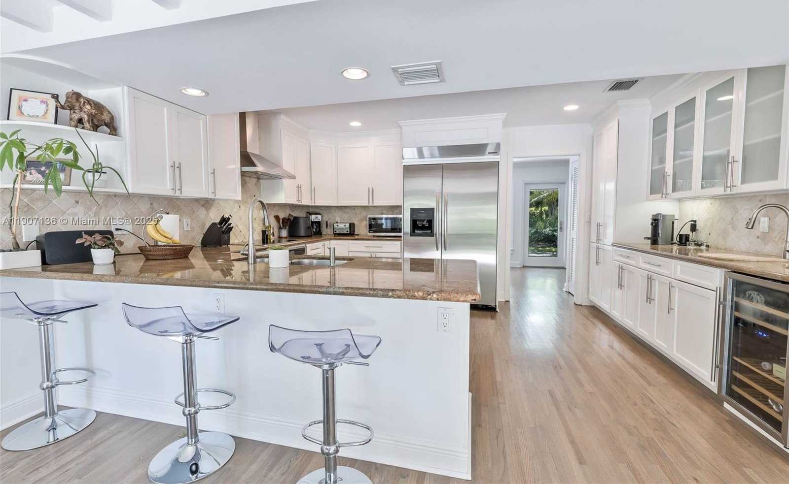 Small Image of 9240 SOUTH WEST 69TH CT, Pinecrest Number 7