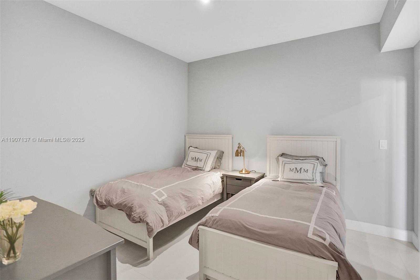 Imagen de Pequeño Objeto